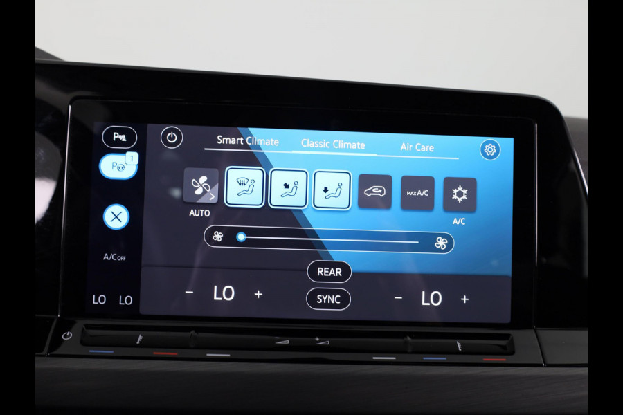 Volkswagen Golf 1.5 TSI Style 130 PK | Navigatie | Parkeersensoren | Led