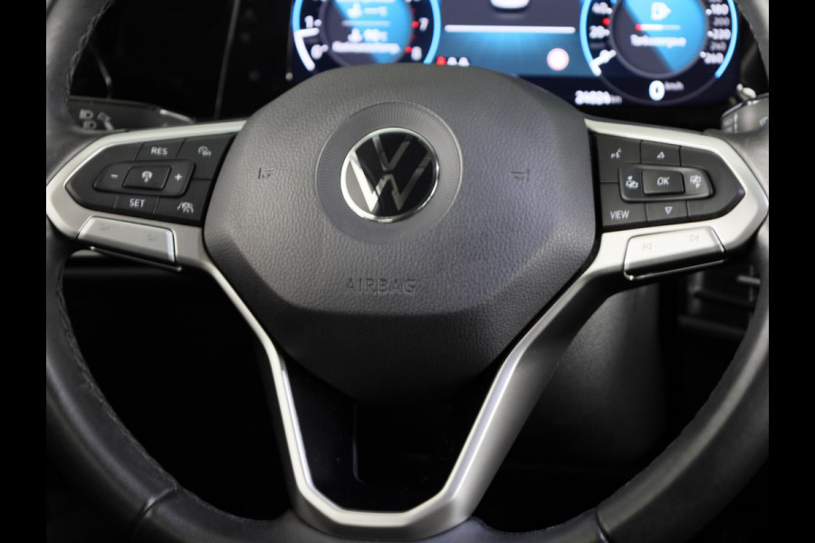 Volkswagen Golf 1.5 TSI Style 130 PK | Navigatie | Parkeersensoren | Led