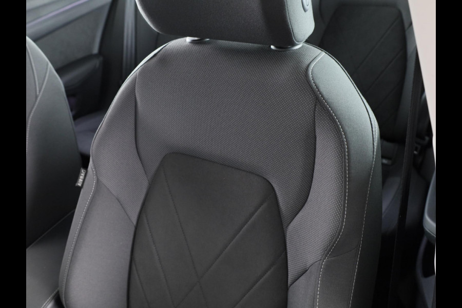 Volkswagen Golf 1.5 TSI Style 130 PK | Navigatie | Parkeersensoren | Led