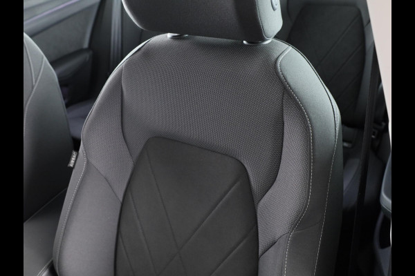 Volkswagen Golf 1.5 TSI Style 130 PK | Navigatie | Parkeersensoren | Led