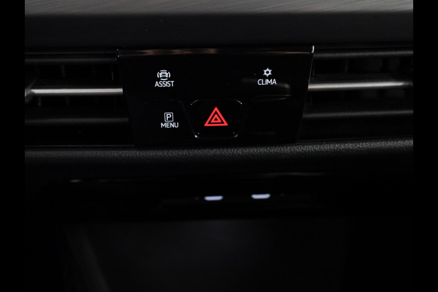 Volkswagen Golf 1.5 TSI Style 130 PK | Navigatie | Parkeersensoren | Led