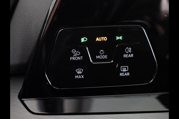Volkswagen Golf 1.5 TSI Style 130 PK | Navigatie | Parkeersensoren | Led
