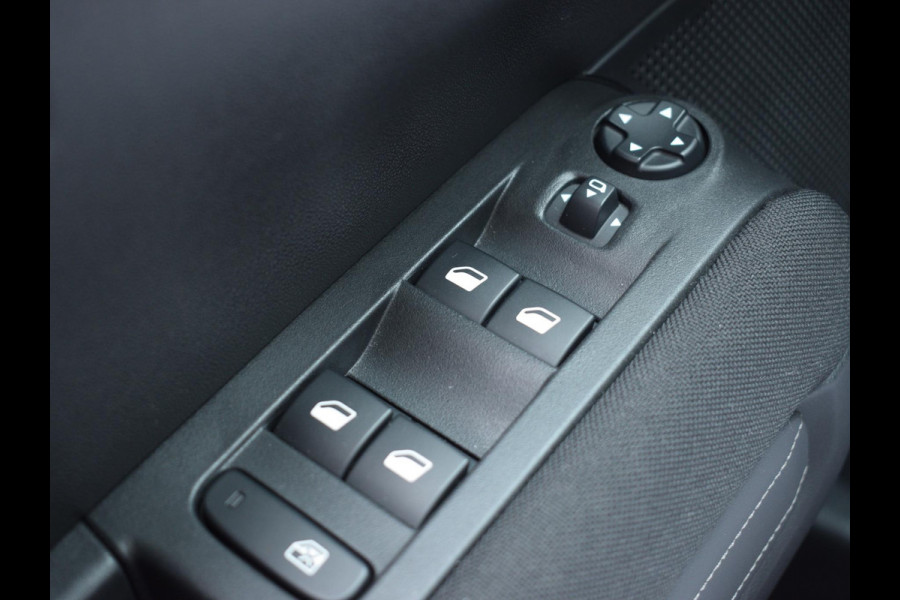 Citroën C3 Aircross 1.2 PureTech Shine Navigatie | Achteruitrijcamera | Android auto / Apple Carplay | Cruise Control