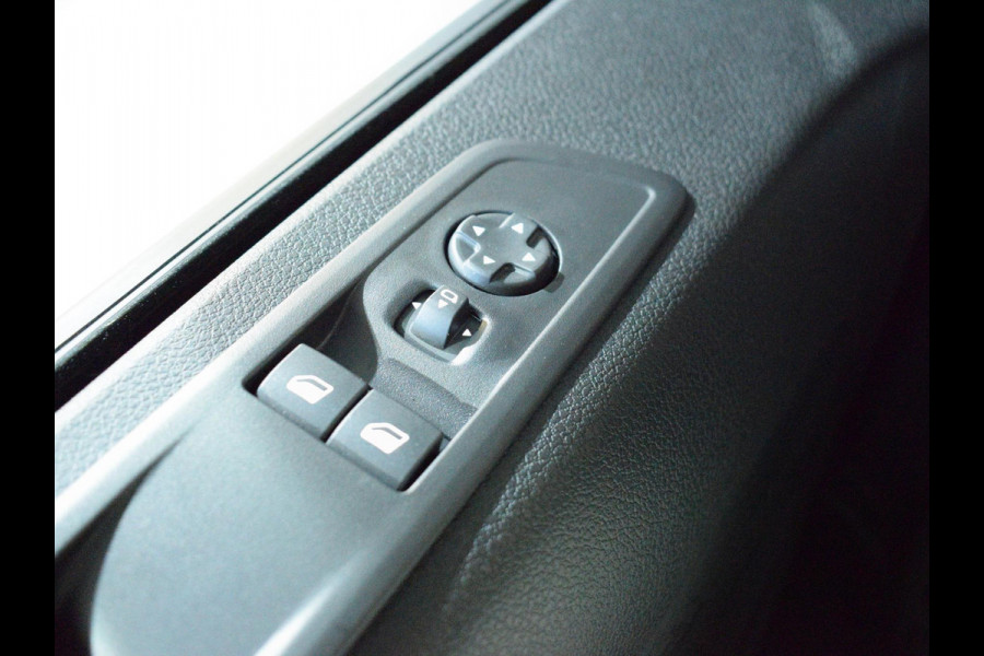Peugeot Expert L2 2.0 145PK LAADRUIMTE BETIMMERING | CAMERA + SENSOREN | CARPLAY | NAVIGATIE | DIRECT LEVERBAAR