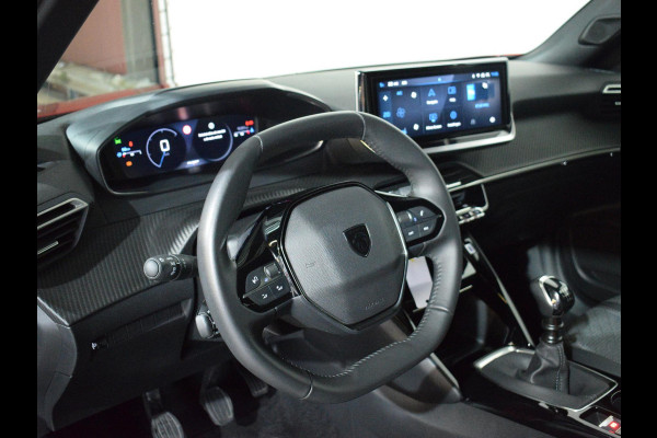 Peugeot 2008 1.2 PureTech 100 Allure NAVIGATIE | CARPLAY | E.C.C. | ACHTERUITRIJCAMERA MET SENSOREN | 15.350km