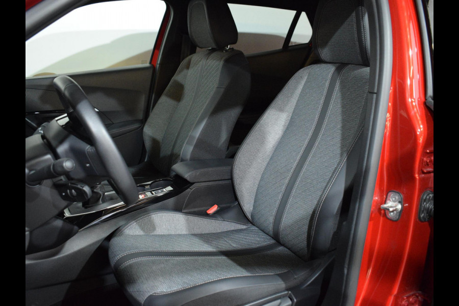 Peugeot 2008 1.2 PureTech 100 Allure NAVIGATIE | CARPLAY | E.C.C. | ACHTERUITRIJCAMERA MET SENSOREN | 15.350km