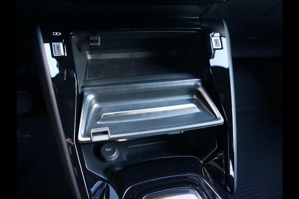 Peugeot e-2008 EV Allure 54 kWh | LONG RANGE | PARKEERSENSOREN MET CAMERA | CRUISE CONTROL | NAVI | CARPLAY