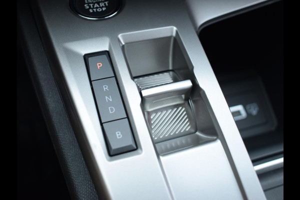 Peugeot 308 SW 1.6 Plug-in Hybrid 180 Active Pack Business ADAPTIEVE CRUISECONTROL | NAVI & CARPLAY | PARKEERSENSOREN |