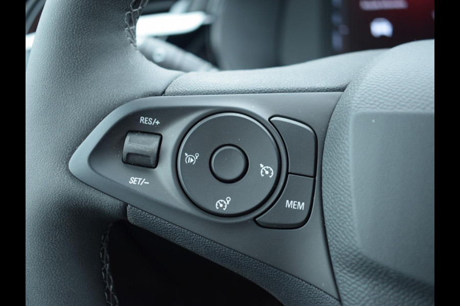Opel Corsa Electric Long Range GS 51 kWh 3 FASE | ACHTERUITRIJCAMERA MET SENSOREN | NAVIGATIE 10" | CARPLAY | E.C.C. | 10.569km