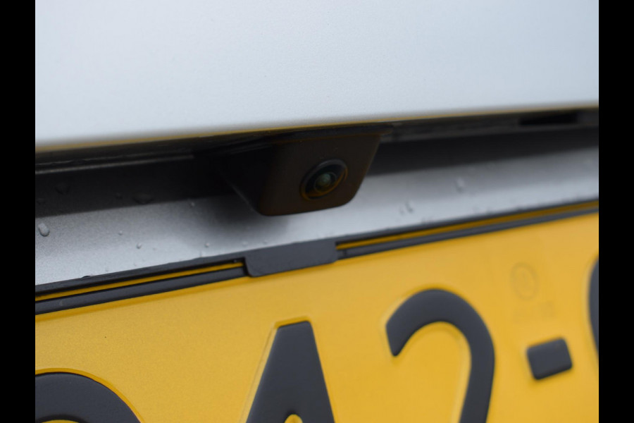 Opel Corsa Electric Long Range GS 51 kWh 3 FASE | ACHTERUITRIJCAMERA MET SENSOREN | NAVIGATIE 10" | CARPLAY | E.C.C. | 10.569km