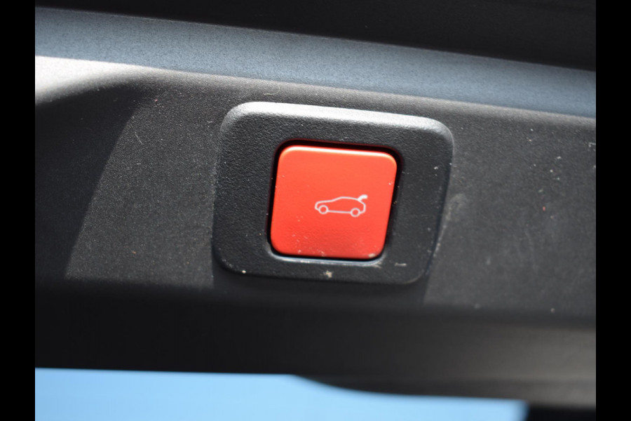 Peugeot 3008 1.2 Hybrid 136 GT 360° CAMERA | ELEKTRISCHE ACHTERKLEP | ALCANTARA | NAVI & CARPLAY |