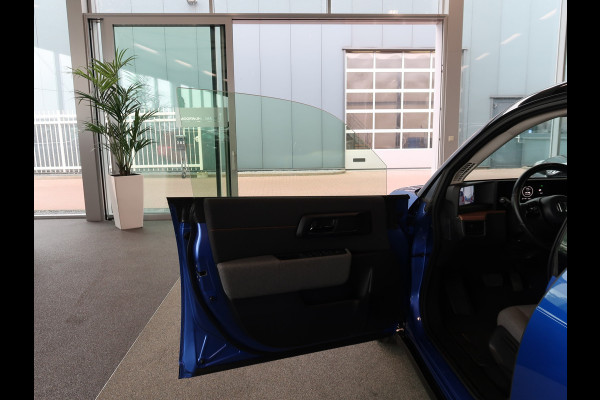 Honda E Advance 17" PANODAK/360CAMERA/CARPLAY/WINTERPACK/KEYLESS