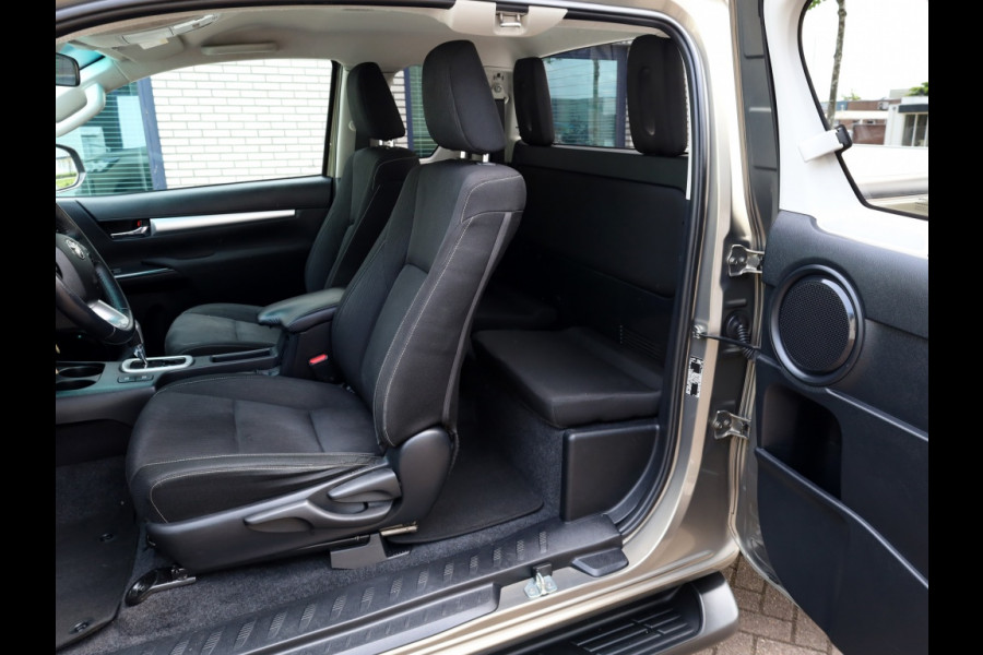 Toyota Hilux 2.8 D-4D XtraCab Professional Premium | Automaat | 3500 KG Trekg