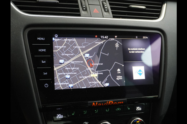 Škoda Octavia Combi 1.5T-150PK AUT-7 Navi Apple Carplay Android 17" Ecc Stoelverwarming Voorruitverwarming DAB PDC Business Edition Plus Keyless Regen-Lichtsensor Bluetooth Led Wifi Greentech 1500kg trekgewicht EURO6