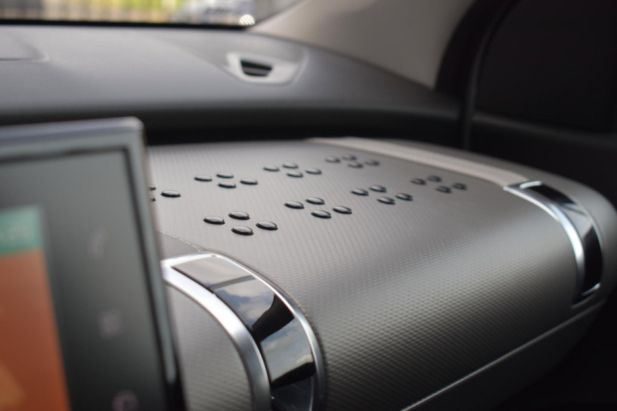 Citroën C4 Cactus 1.2 PureTech 110PK Shine | Pandak | Navi | Camera | Incl. garantie