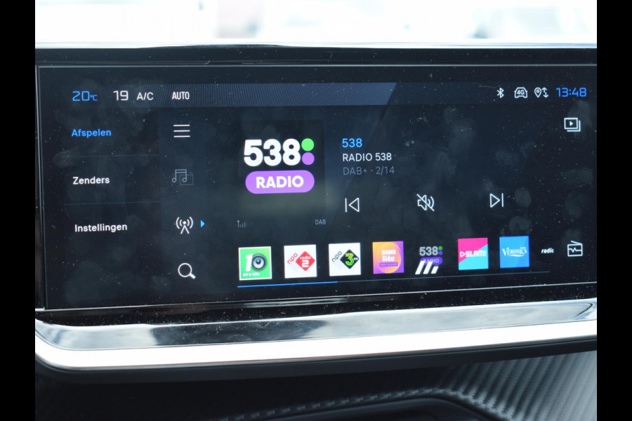 Peugeot 208 Hybrid 100 e-DCS6 GT PANORAMADAK | NAVI & CARPLAY | ACHTERUITRIJCAMERA MET SENSOREN | E.C.C. |