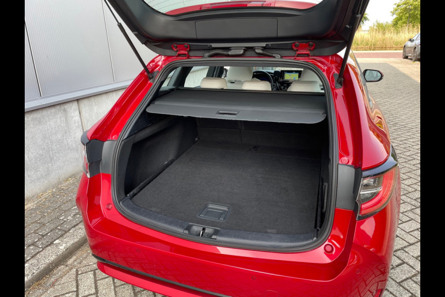 Toyota Corolla Touring Sports 1.8 Hybrid Business Intro / Camera / Navigatie