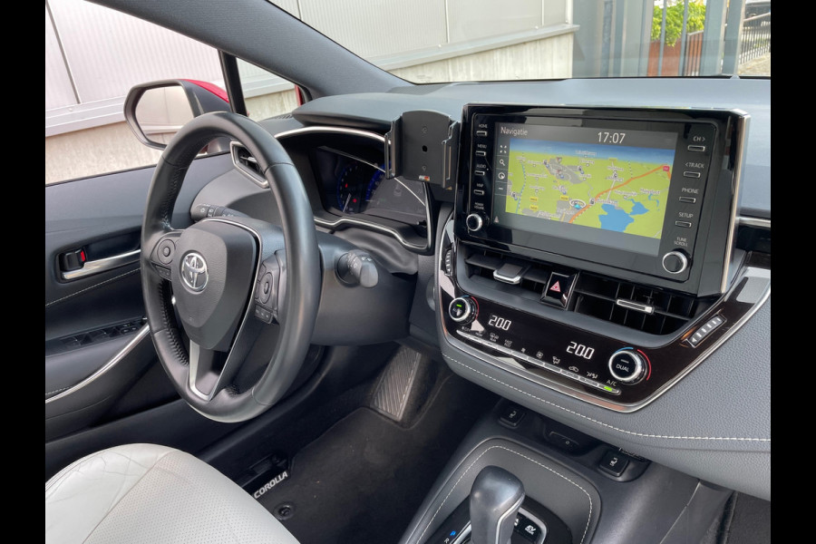 Toyota Corolla Touring Sports 1.8 Hybrid Business Intro / Camera / Navigatie