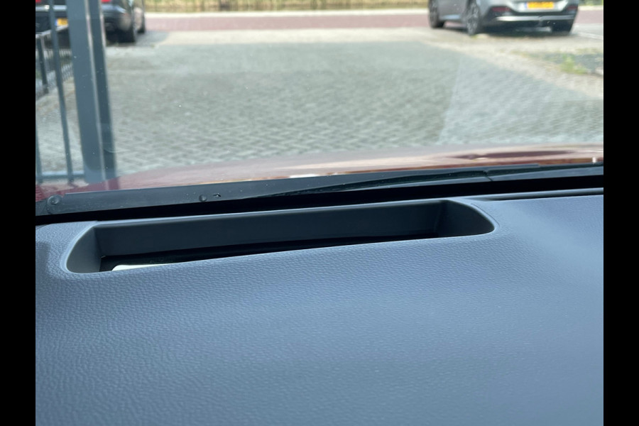 Toyota Corolla Touring Sports 1.8 Hybrid Business Intro / Camera / Navigatie