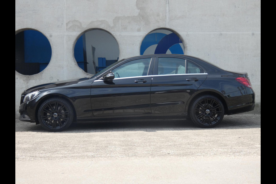 Mercedes-Benz C-Klasse 250 Ambition | LEDEREN BEKLEDING | NAVIGATIE | DEALER ONDERHOUDEN |