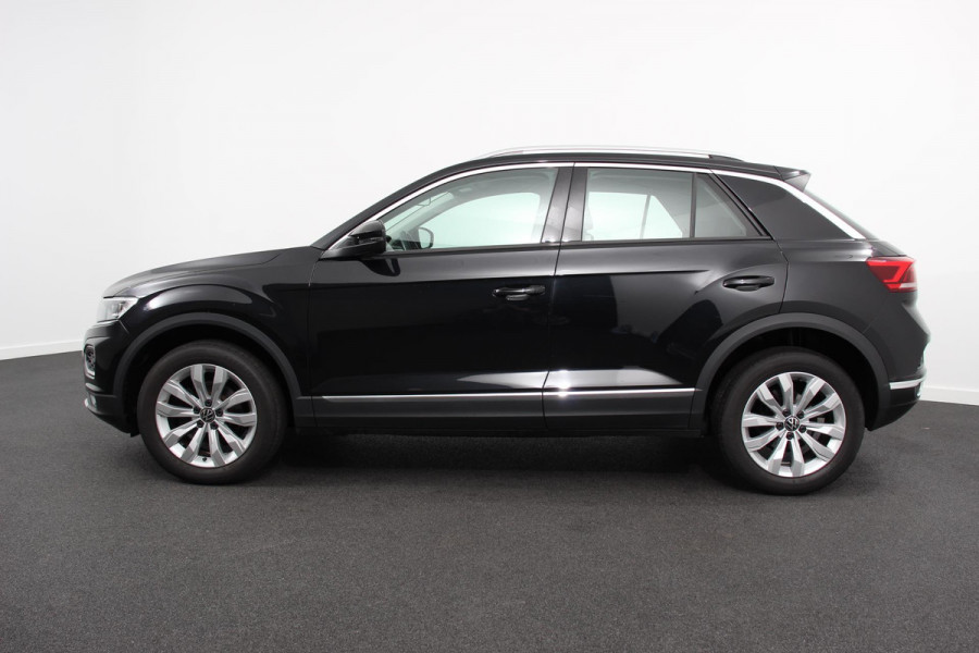 Volkswagen T-Roc 1.5 TSI 150pk DSG Sport Volkswagen T-Roc 1.5 TSI DSG Sport | Navigatie | Adaptive Cruise Control | Digitale Cockpit | Camera | Elektirsche Achterklep |