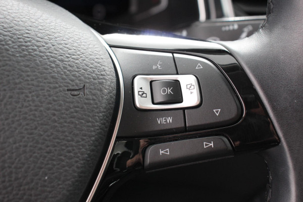Volkswagen T-Roc 1.5 TSI 150pk DSG Sport Volkswagen T-Roc 1.5 TSI DSG Sport | Navigatie | Adaptive Cruise Control | Digitale Cockpit | Camera | Elektirsche Achterklep |