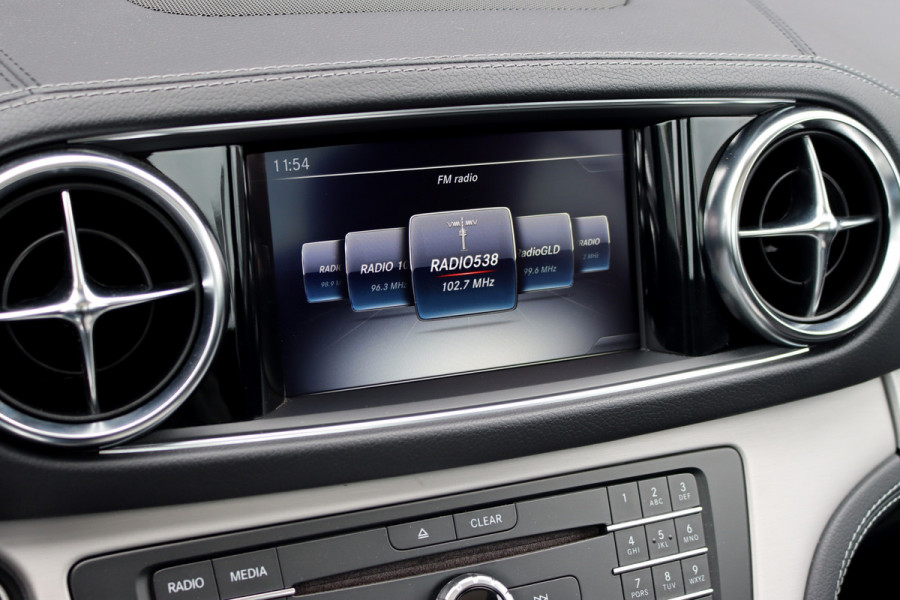 Mercedes-Benz SL-Klasse 400 AMG Line Aut9 | Panoramadak | Harman&Kardon | Stoelverwarming/-ventilatie | Soft-Close | Intelligent Light System | Camera | Leder |