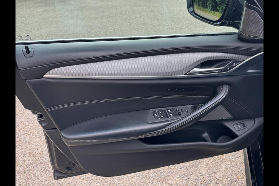BMW 5 Serie Touring 540i xDrive High Ex. M Sport|4wStur||PANO|HuD|NL