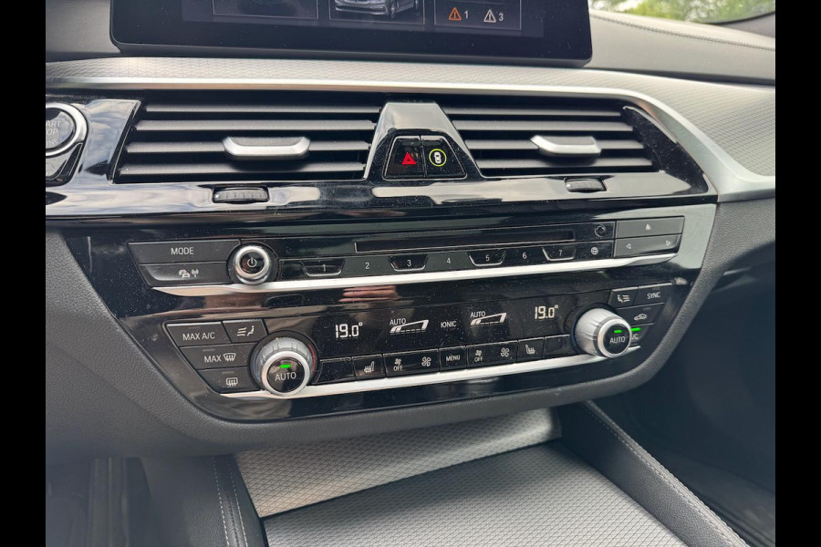 BMW 5 Serie Touring 540i xDrive High Ex. M Sport|4wStur||PANO|HuD|NL