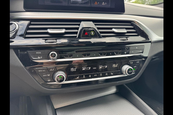 BMW 5 Serie Touring 540i xDrive High Ex. M Sport|4wStur||PANO|HuD|NL