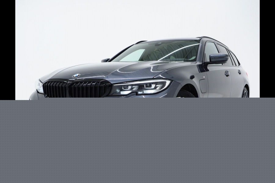 BMW 3 Serie Touring 330e M-Sport Shadow | Panoramadak | HIFI Audio | Sportstoelen | Camera