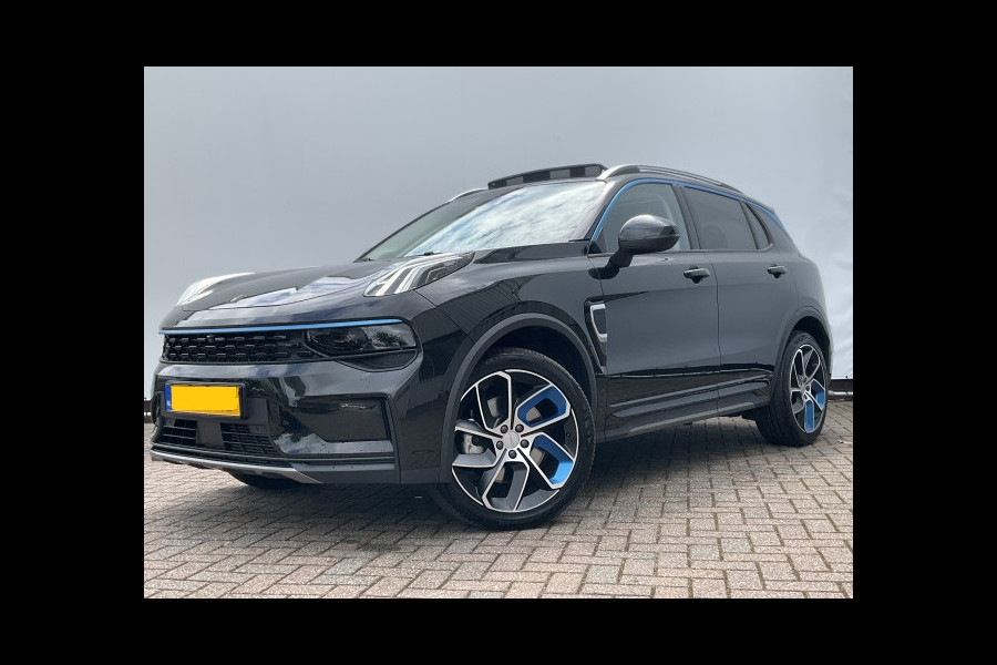 Lynk & Co 01 1.5 Plug-in 262PK Carplay Panoramadak 360° camera Stoelverw. PHEV