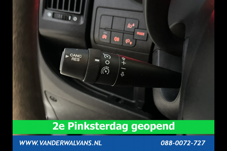 Peugeot Boxer 2.2 BlueHDi 140pk L2H2 Euro6 Airco | Camera | Navigatie | 2500kg Trekhaak Cruisecontrol, Parkeersensoren, Bijrijdersbank