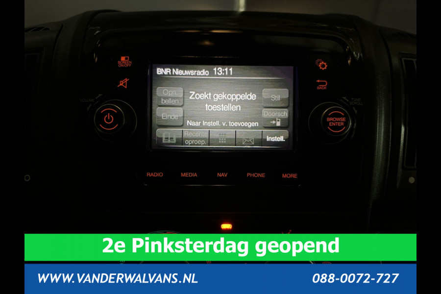 Peugeot Boxer 2.2 BlueHDi 140pk L2H2 Euro6 Airco | Camera | Navigatie | 2500kg Trekhaak Cruisecontrol, Parkeersensoren, Bijrijdersbank
