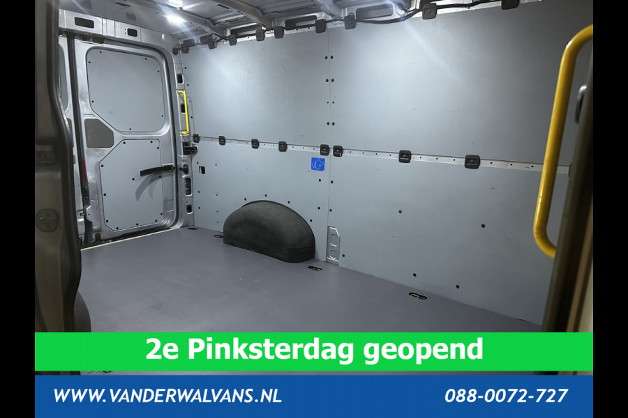 Volkswagen Crafter 2.0 TDI 140 pk L3H2 L2H1 Euro6 Airco | Navigatie | Apple Carplay | Android Auto | Trekhaak Parkeersensoren, Bijrijdersbank
