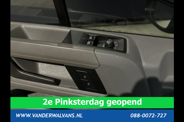 Volkswagen Crafter 2.0 TDI 140 pk L3H2 L2H1 Euro6 Airco | Navigatie | Apple Carplay | Android Auto | Trekhaak Parkeersensoren, Bijrijdersbank