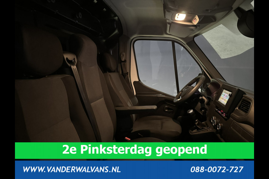 Renault Master 2.3 dCi 136pk L2H2 Euro6 Airco | Navigatie | Camera | 2500kg Trekhaak | LED cruisecontrol, parkeersensoren, bijrijdersbank