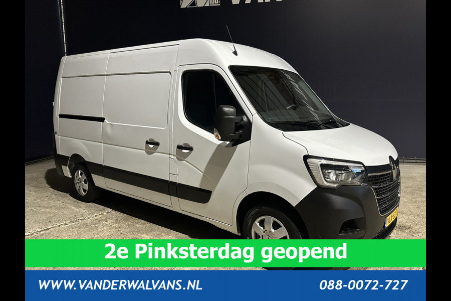 Renault Master 2.3 dCi 136pk L2H2 Euro6 Airco | Navigatie | Camera | 2500kg Trekhaak | LED cruisecontrol, parkeersensoren, bijrijdersbank