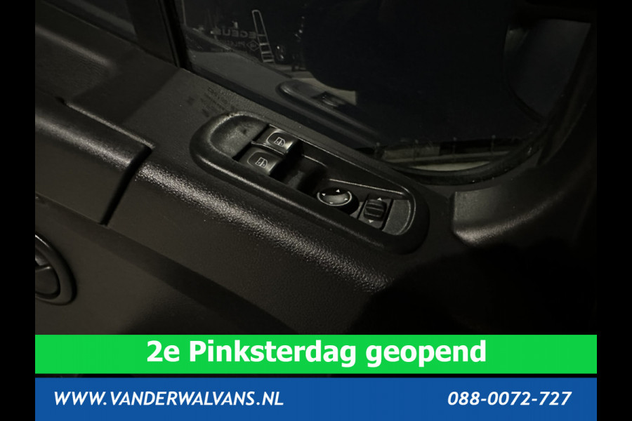 Renault Master 2.3 dCi 136pk L2H2 Euro6 Airco | Navigatie | Camera | 2500kg Trekhaak | LED cruisecontrol, parkeersensoren, bijrijdersbank