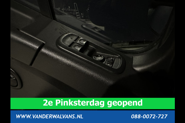 Renault Master 2.3 dCi 136pk L2H2 Euro6 Airco | Navigatie | Camera | 2500kg Trekhaak | LED cruisecontrol, parkeersensoren, bijrijdersbank