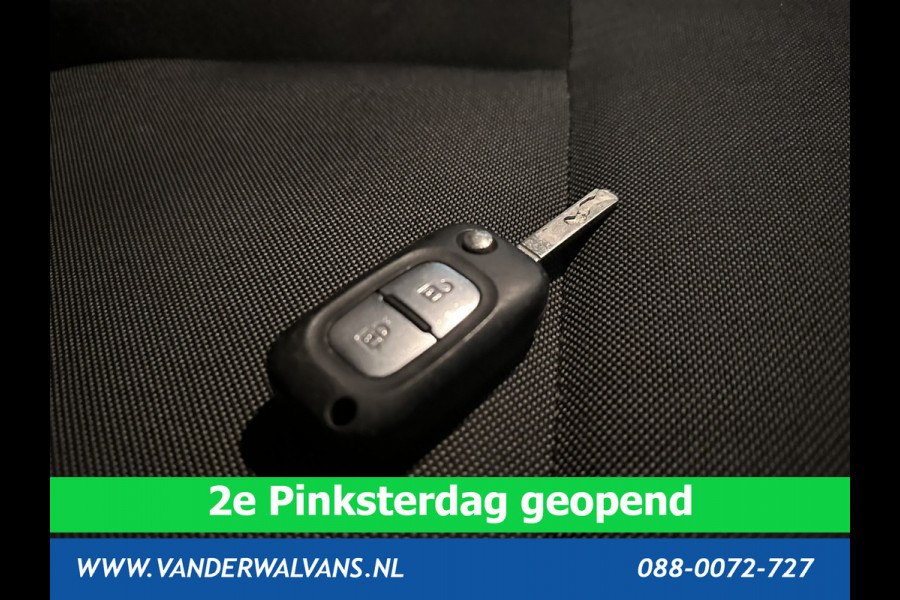 Renault Master 2.3 dCi 136pk L2H2 Euro6 Airco | Navigatie | Camera | 2500kg Trekhaak | LED cruisecontrol, parkeersensoren, bijrijdersbank