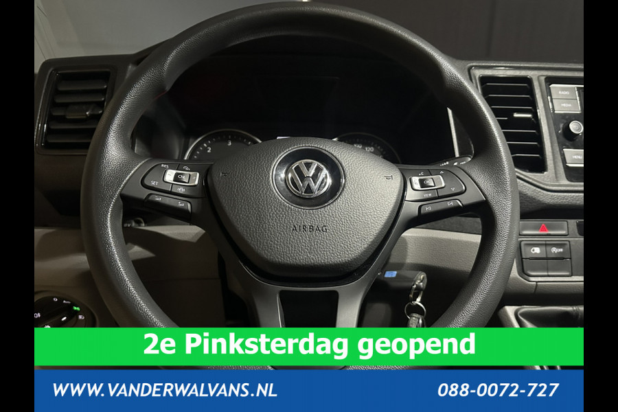 Volkswagen Crafter 2.0 TDI 140 pk L3H3 L2H2 Euro6 Airco | Camera | Cruisecontrol | Apple Carplay Android Auto, Chauffeursstoel, Parkeersensoren, Bijrijdersbank, 3000kg Trekvermogen, zilver