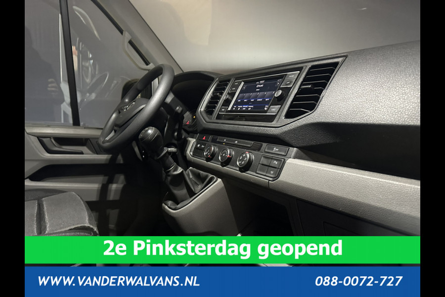 Volkswagen Crafter 2.0 TDI 140 pk L3H3 L2H2 Euro6 Airco | Camera | Cruisecontrol | Apple Carplay Android Auto, Chauffeursstoel, Parkeersensoren, Bijrijdersbank, 3000kg Trekvermogen, zilver