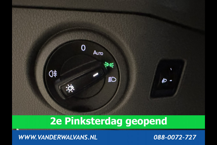 Volkswagen Crafter 2.0 TDI 140 pk L3H3 L2H2 Euro6 Airco | Camera | Cruisecontrol | Apple Carplay Android Auto, Chauffeursstoel, Parkeersensoren, Bijrijdersbank, 3000kg Trekvermogen, zilver