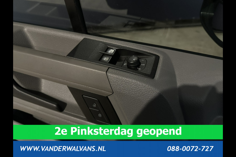 Volkswagen Crafter 2.0 TDI 140 pk L3H3 L2H2 Euro6 Airco | Camera | Cruisecontrol | Apple Carplay Android Auto, Chauffeursstoel, Parkeersensoren, Bijrijdersbank, 3000kg Trekvermogen, zilver