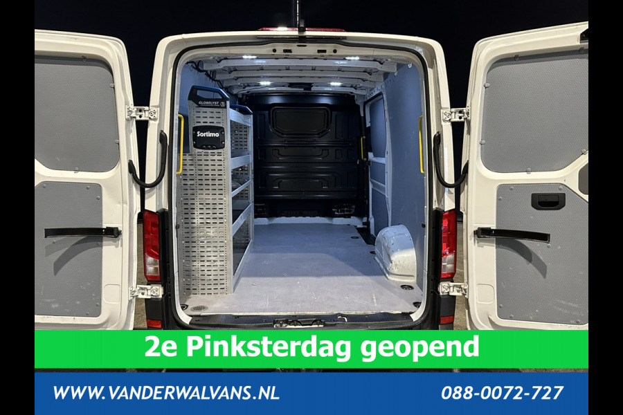 Volkswagen Crafter 2.0 TDI 141pk L3H2 L2H1 Euro6 Airco | Camera | Navigatie | 3000kg trekhaak Apple Carplay, Android Auto, Parkeersensoren, Bijrijdersbank