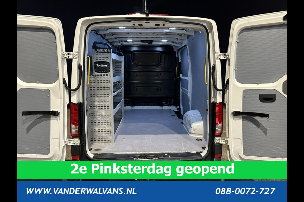 Volkswagen Crafter 2.0 TDI 141pk L3H2 L2H1 Euro6 Airco | Camera | Navigatie | 3000kg trekhaak Apple Carplay, Android Auto, Parkeersensoren, Bijrijdersbank