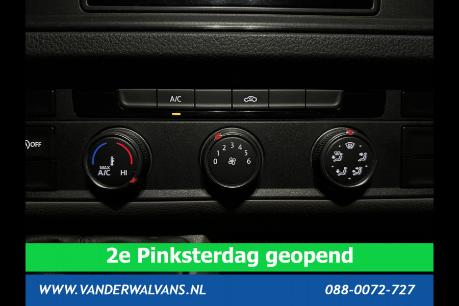 Volkswagen Crafter 2.0 TDI 141pk L3H2 L2H1 Euro6 Airco | Camera | Navigatie | 3000kg trekhaak Apple Carplay, Android Auto, Parkeersensoren, Bijrijdersbank