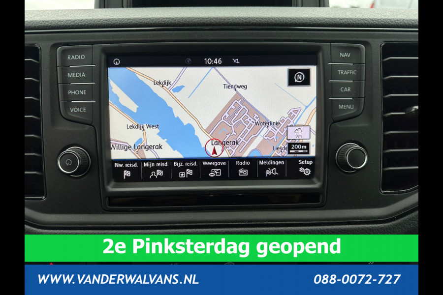 Volkswagen Crafter 2.0 TDI 141pk L3H2 L2H1 Euro6 Airco | Camera | Navigatie | 3000kg trekhaak Apple Carplay, Android Auto, Parkeersensoren, Bijrijdersbank