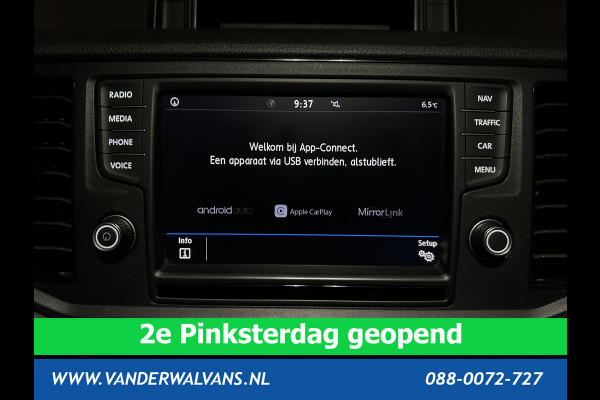 Volkswagen Crafter 2.0 TDI 141pk L3H2 L2H1 Euro6 Airco | Camera | Navigatie | 3000kg trekhaak Apple Carplay, Android Auto, Parkeersensoren, Bijrijdersbank